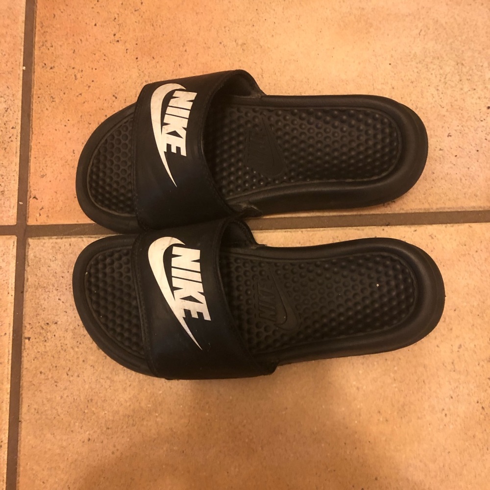 Nike Slides - Picture 4 of 4